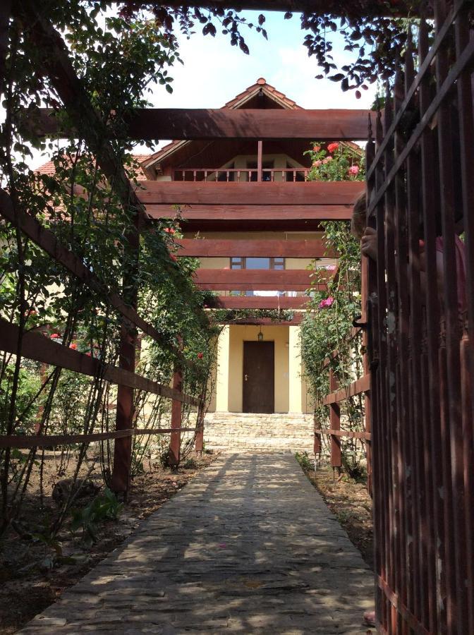 Villa Rosa Năvodari Exteriör bild