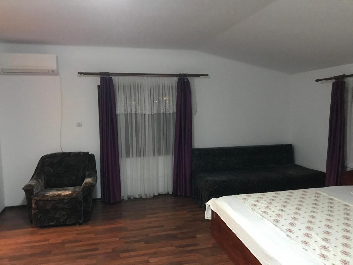 Villa Rosa Năvodari Exteriör bild